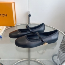 Louis Vuitton Flat Shoes